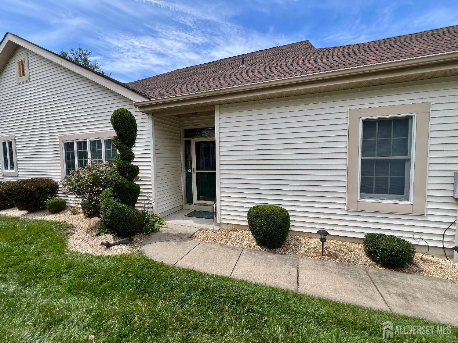 Monroe, NJ 08831,36 Dawson LN