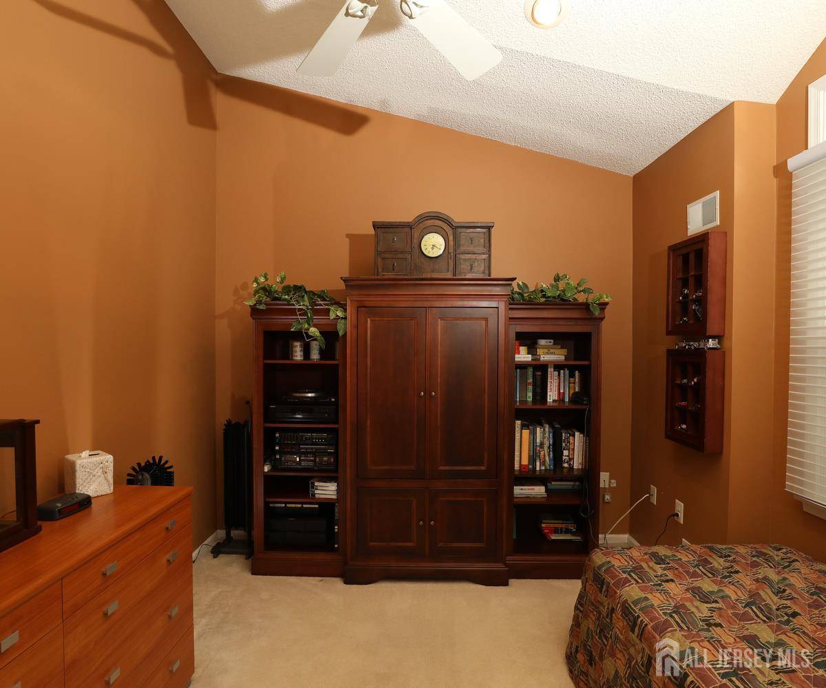 Monroe, NJ 08831,18 Kingston CT