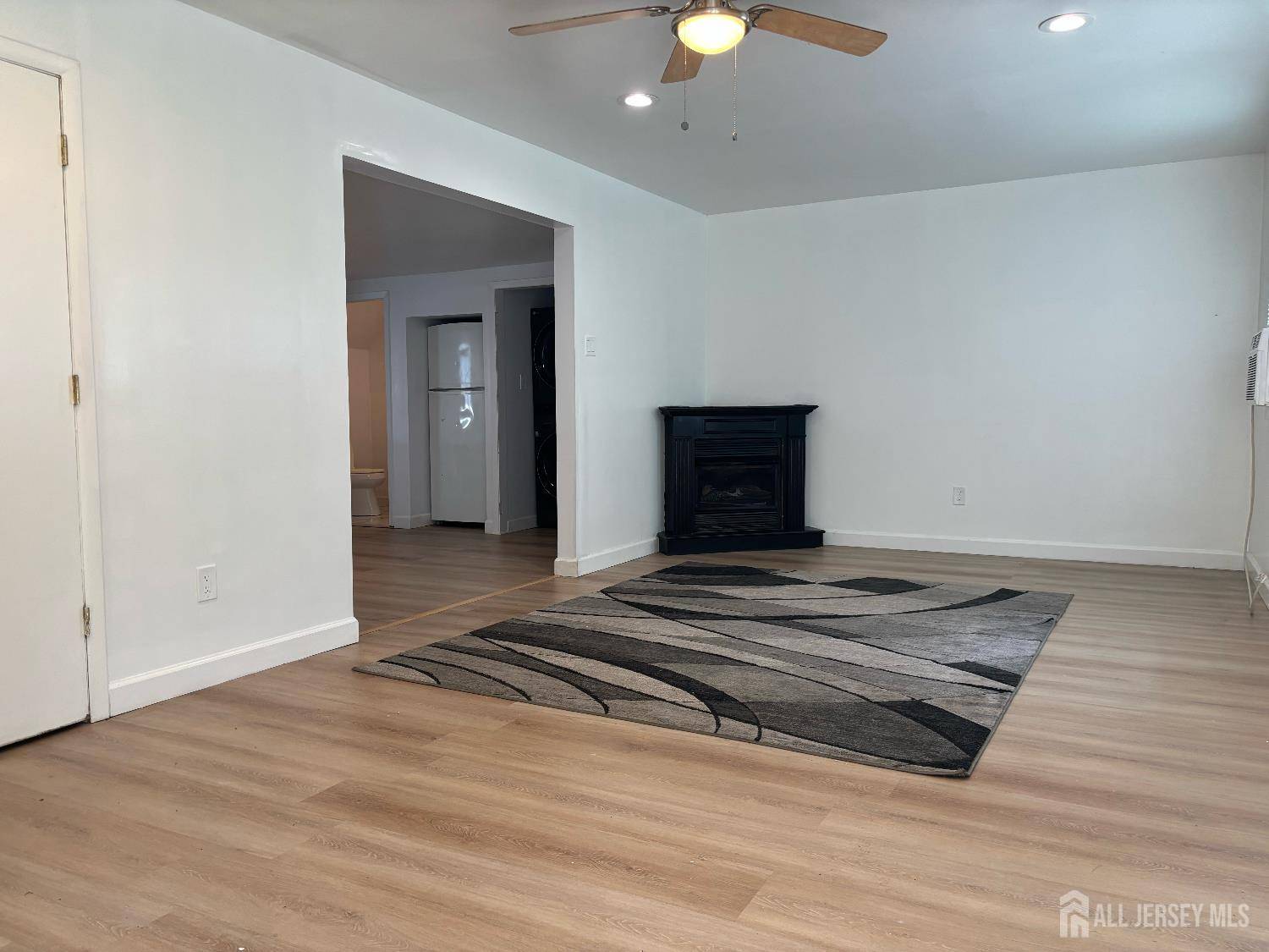 Helmetta, NJ 08828,8 Main ST
