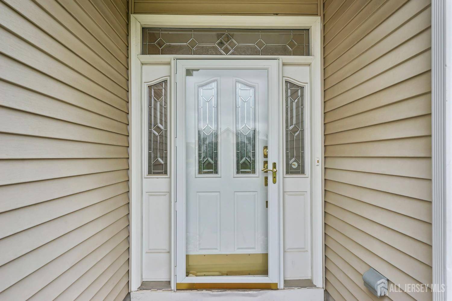 Monroe, NJ 08831,9 York CT