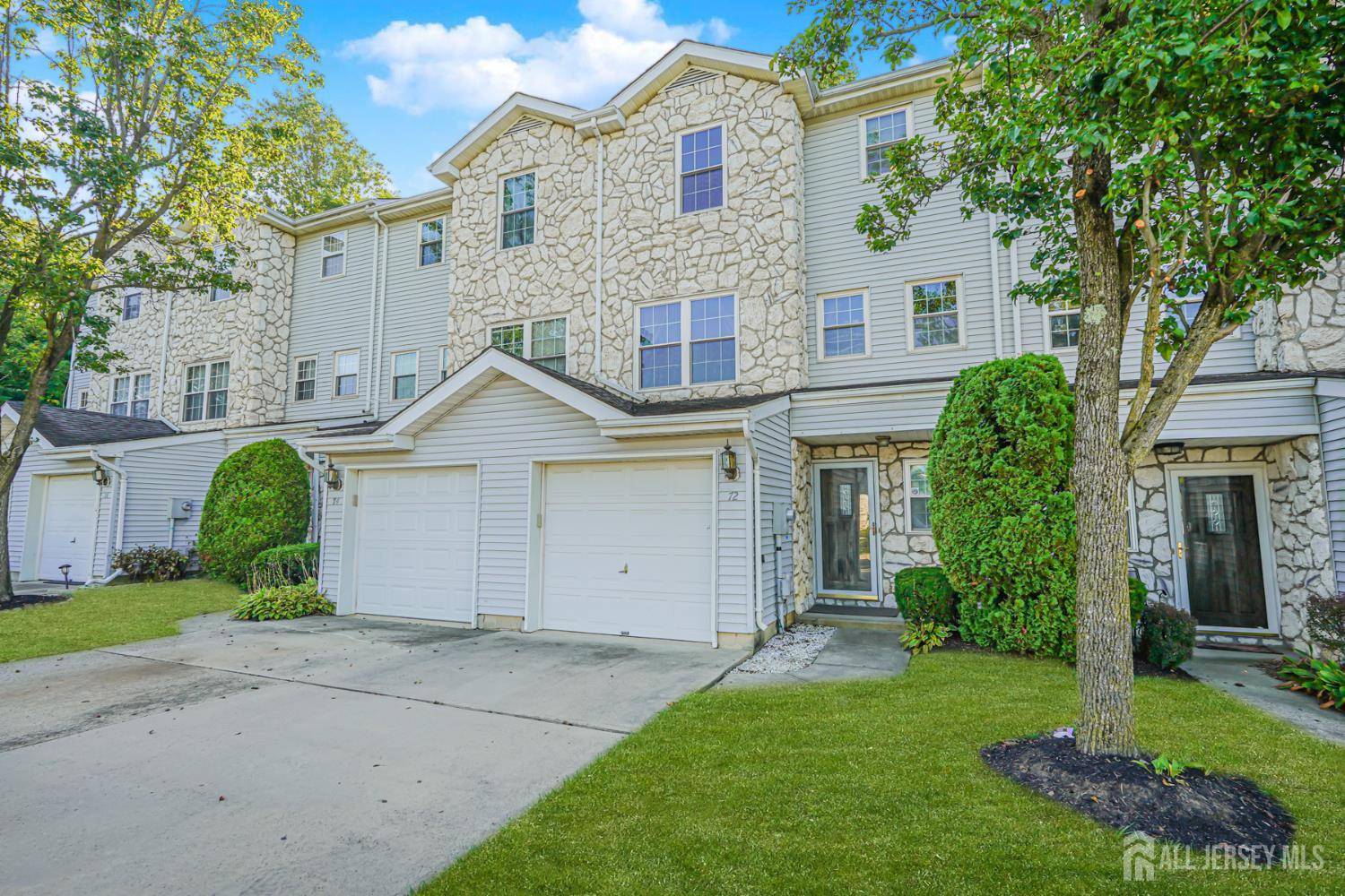 Jamesburg, NJ 08831,72 Sand Hill RD