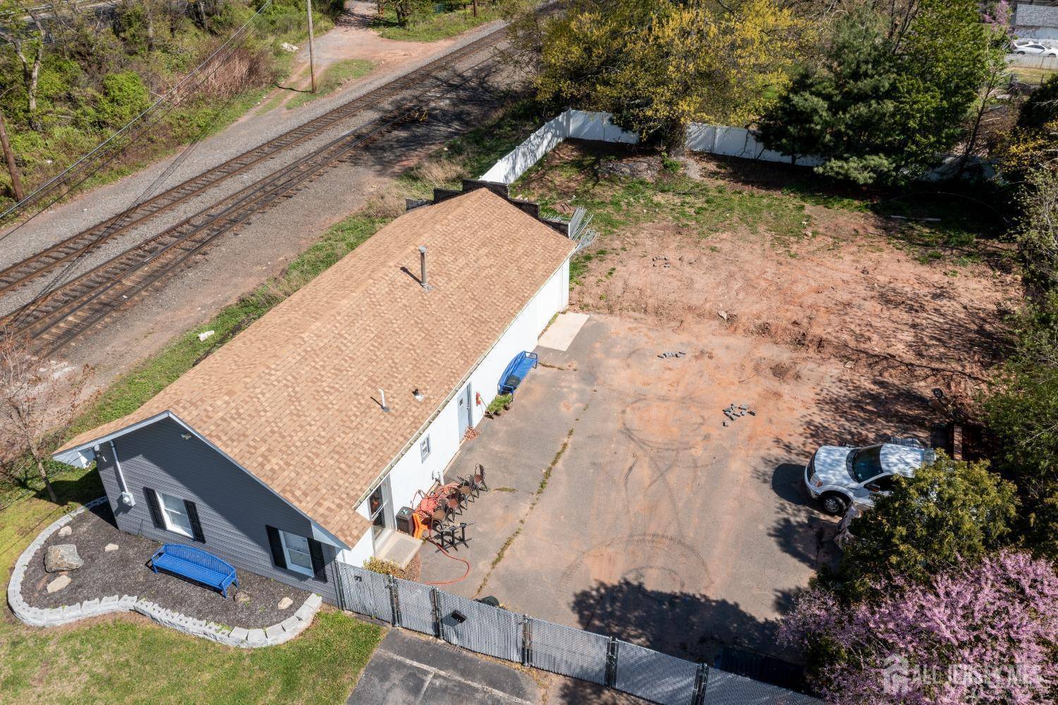 Sewaren, NJ 07077,77 Holton ST