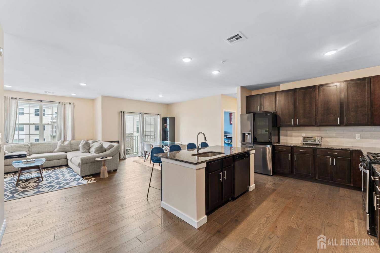 Piscataway, NJ 08854,632 Lorhan DR