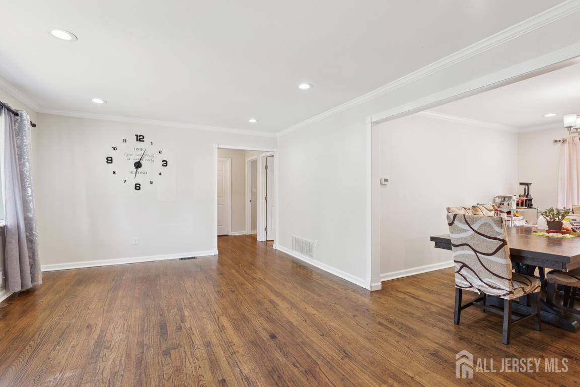 Edison, NJ 08817,113 Stony RD