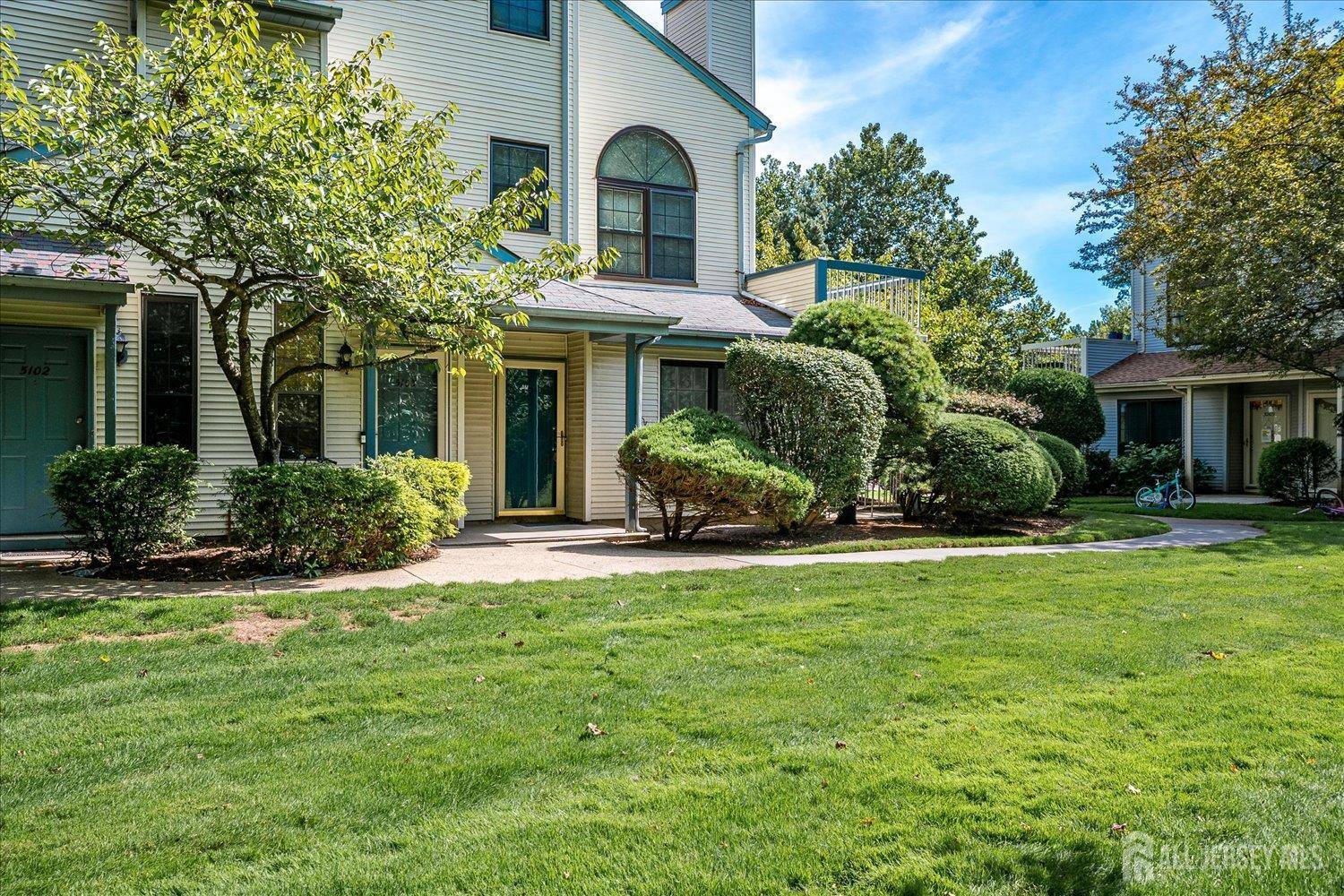 Edison, NJ 08820,5104 Stonehedge RD