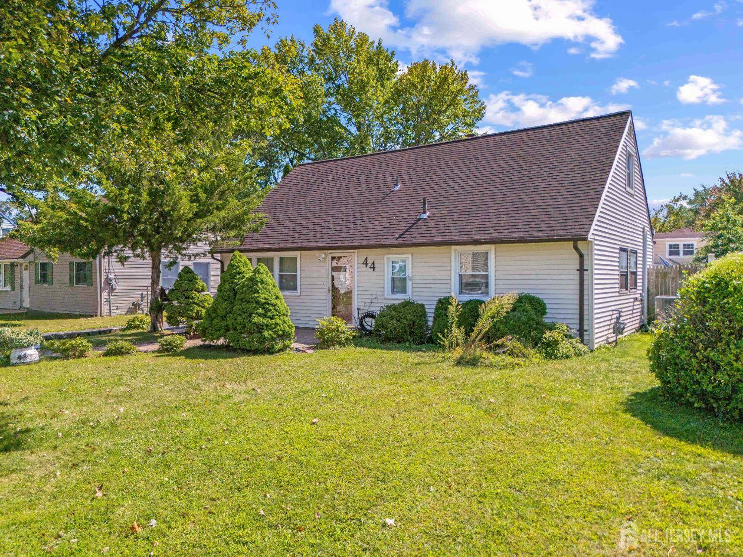 Iselin, NJ 08830,44 W Arthur PL