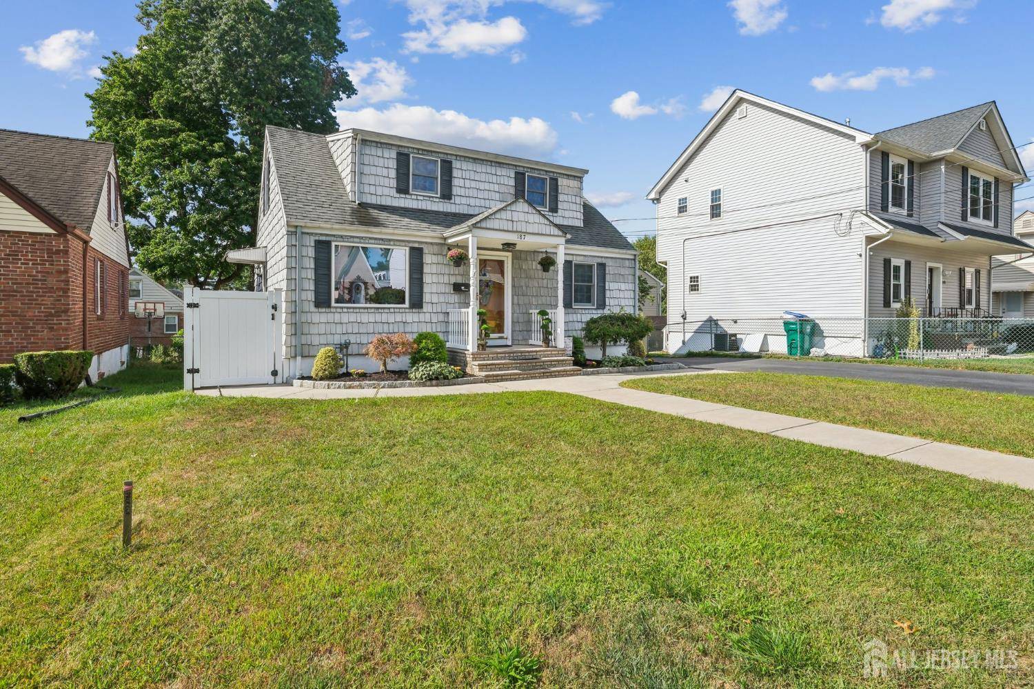 Edison, NJ 08837,187 Hoover AVE