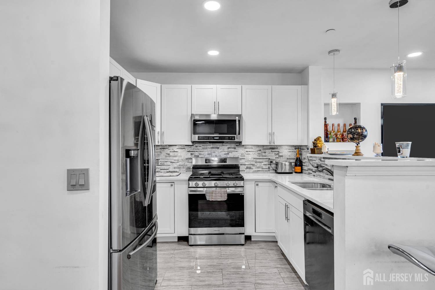 Perth Amboy, NJ 08861,368 Rector ST #512