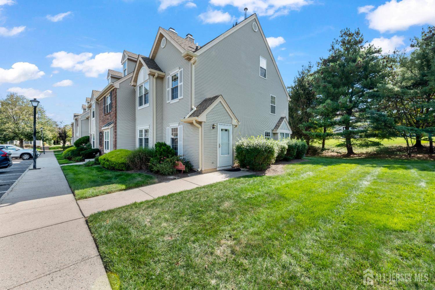 South Brunswick, NJ 08824,81 Maria CT