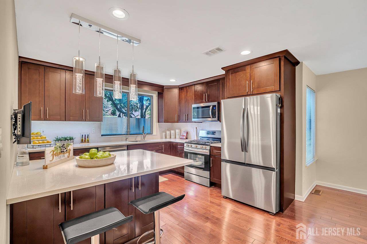 Plainsboro, NJ 08540,708 Sayre DR