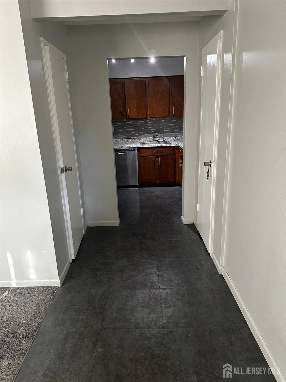 Woodbridge Proper, NJ 07095,419 cricket LN