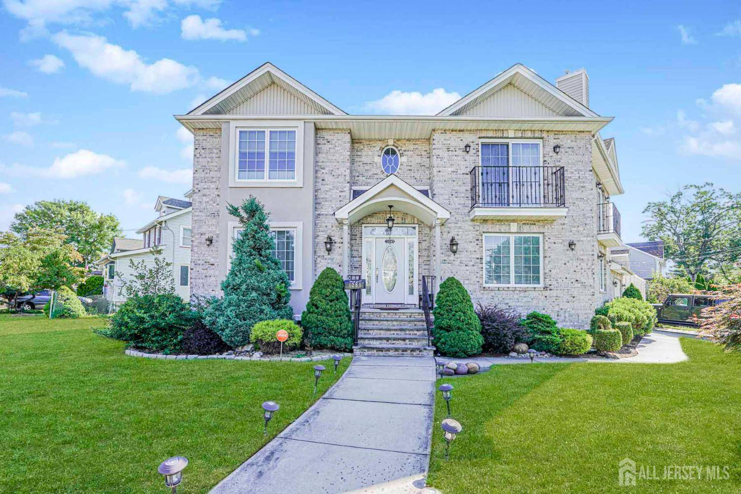 Rahway, NJ 07065,1081 Madison Hill RD