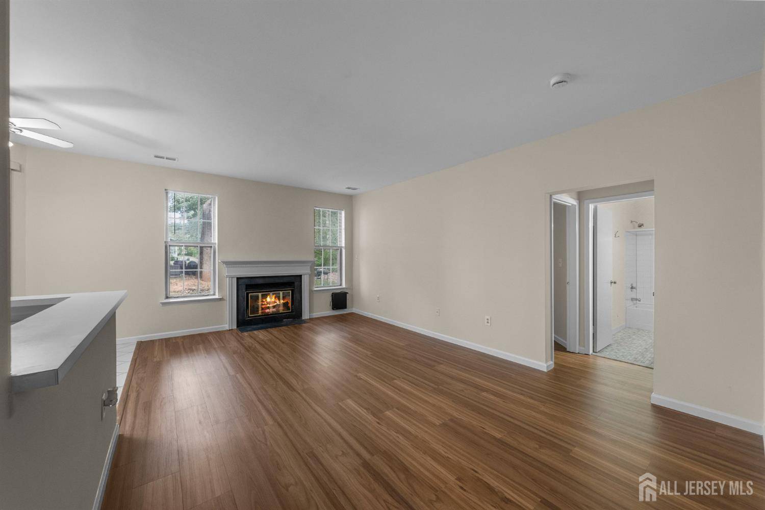 South Brunswick, NJ 08852,5081 Beech CT