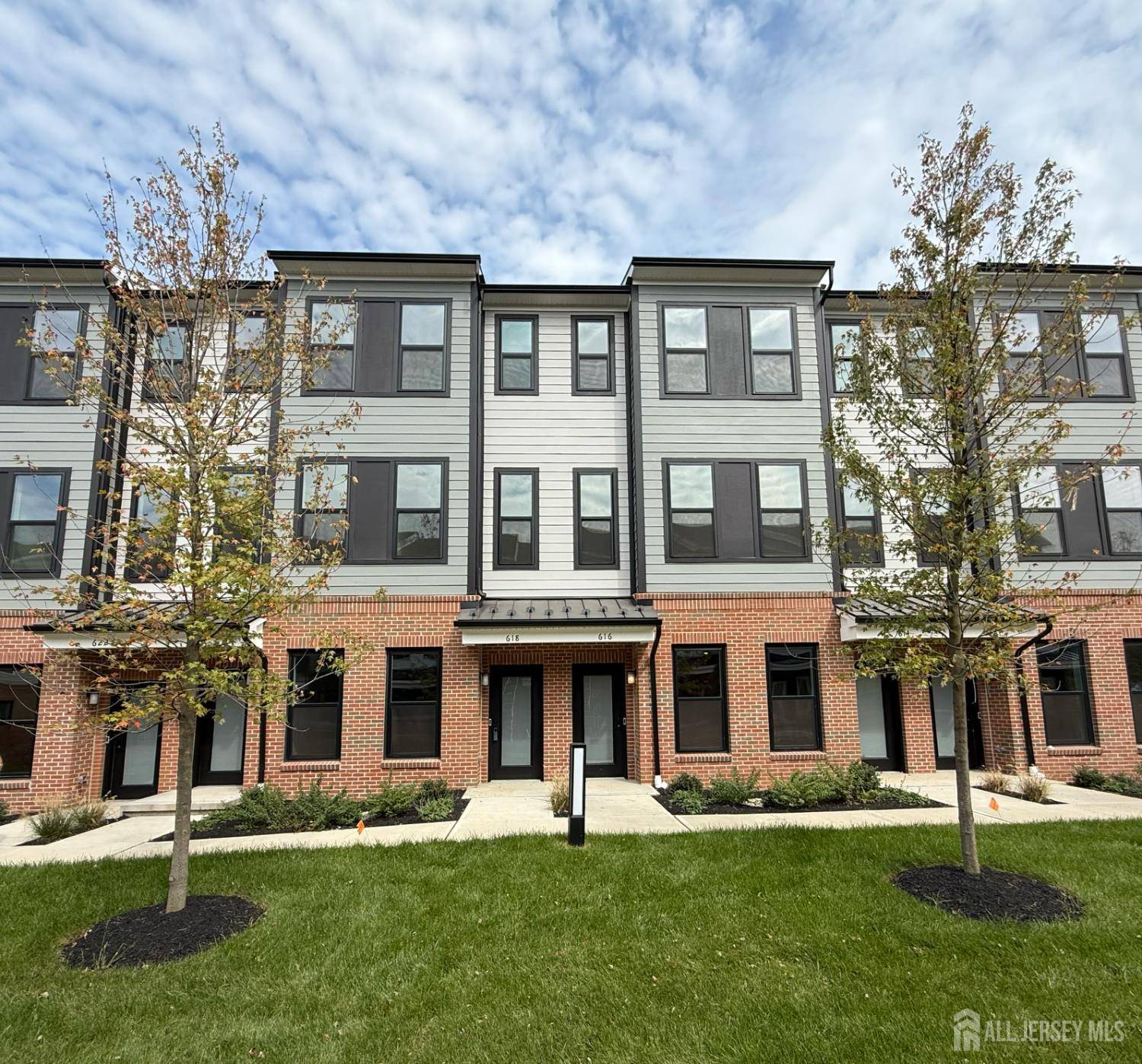 New Brunswick, NJ 08901,618 Sadie CIR