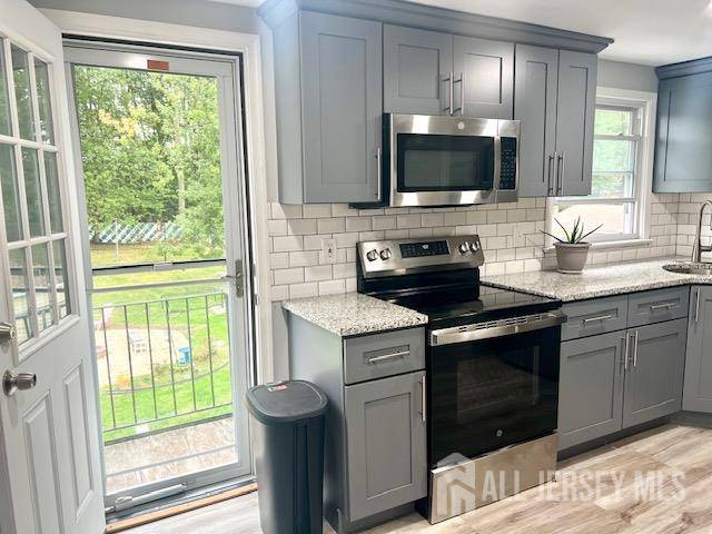 Colonia, NJ 07067,213 Temple WAY #2
