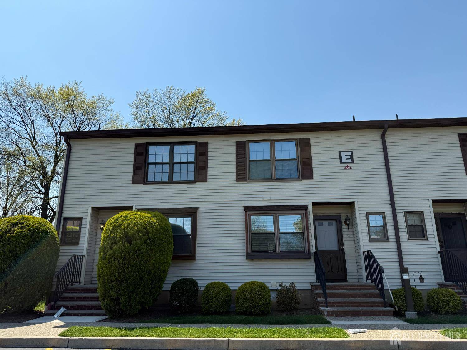 Edison, NJ 08817,121 Dunham AVE