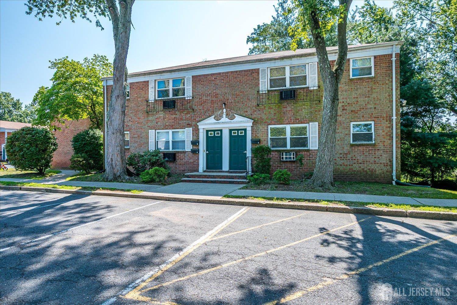 Spotswood, NJ 08884,289 Main ST #4-P