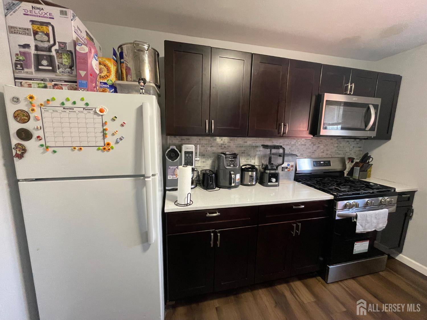 North Brunswick, NJ 08902,210 N Oaks BLVD N