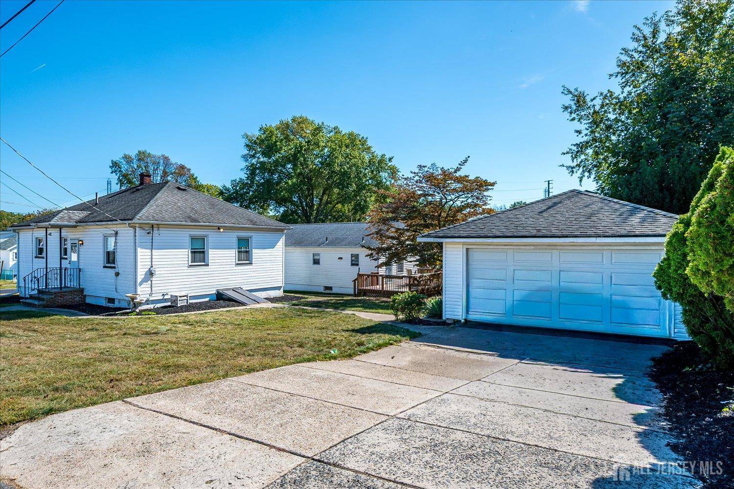 Edison, NJ 08817,92 Lake View BLVD