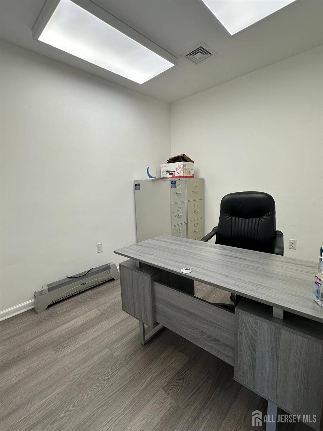 Metuchen, NJ 08840,233 Central AVE #FL 1