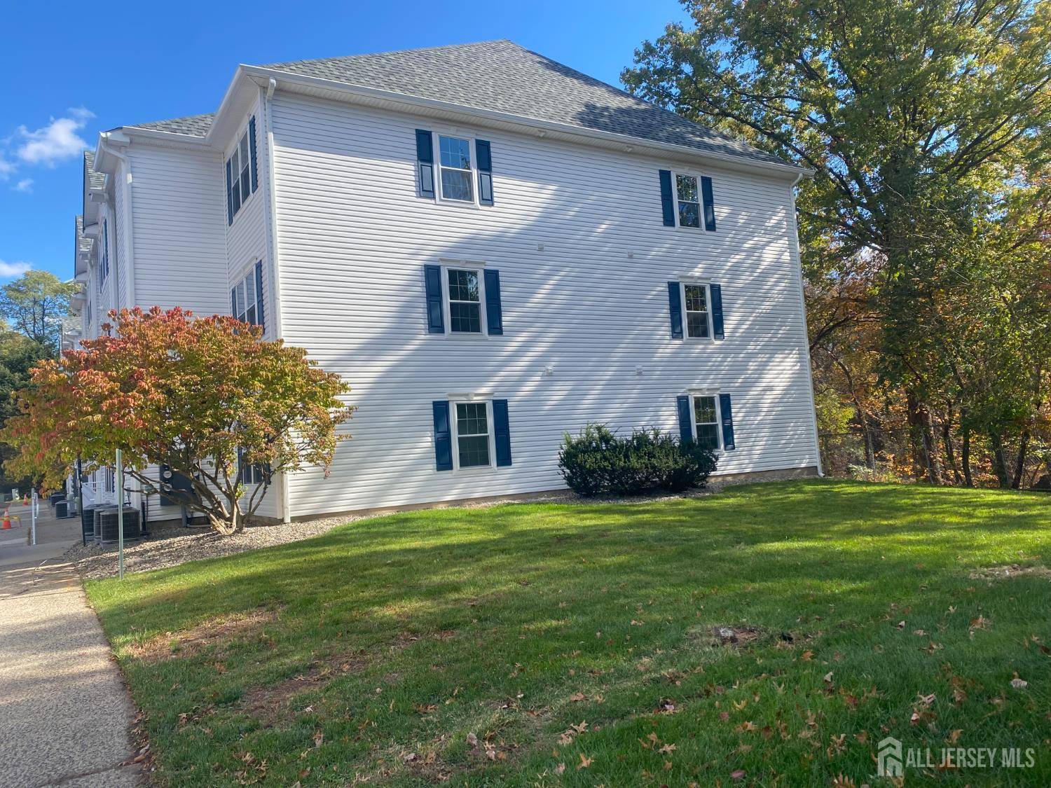 Edison, NJ 08817,1228 Waterford DR #1228