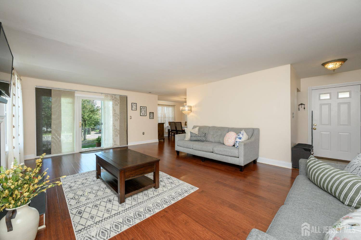 Old Bridge, NJ 08857,99 Neilly CT