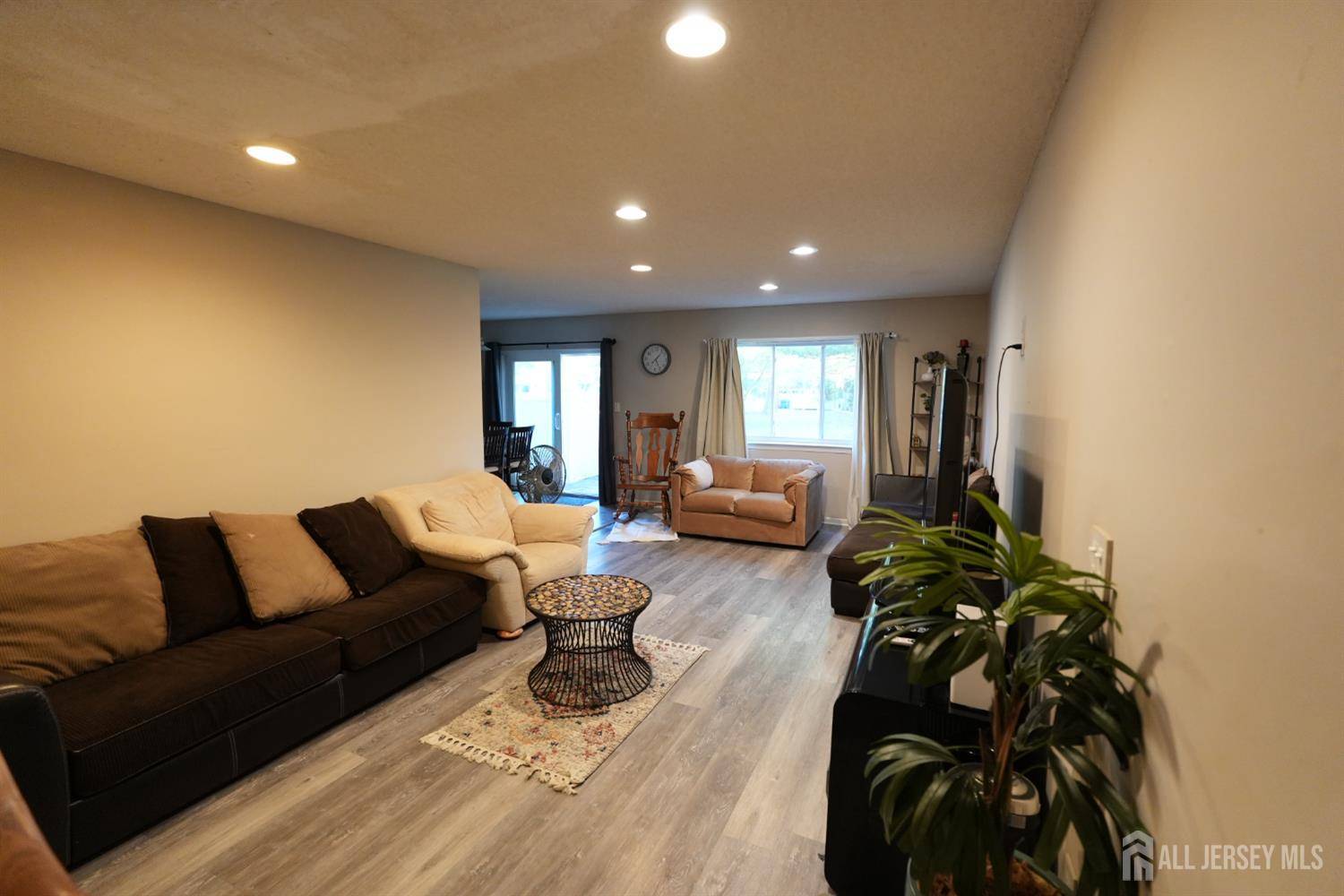 Plainsboro, NJ 08536,151 Tennyson DR