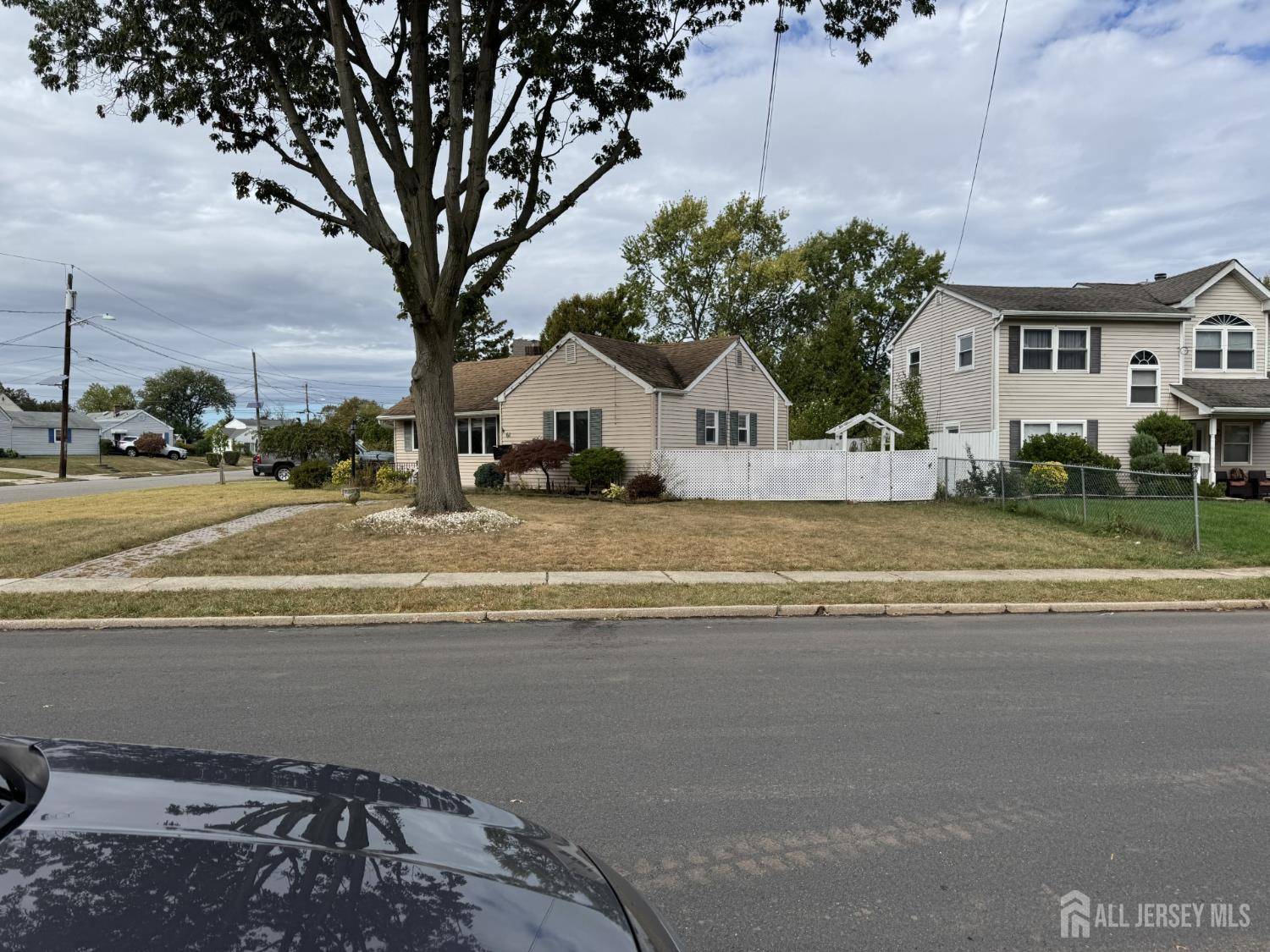 Edison, NJ 08817,61 Runyon AVE