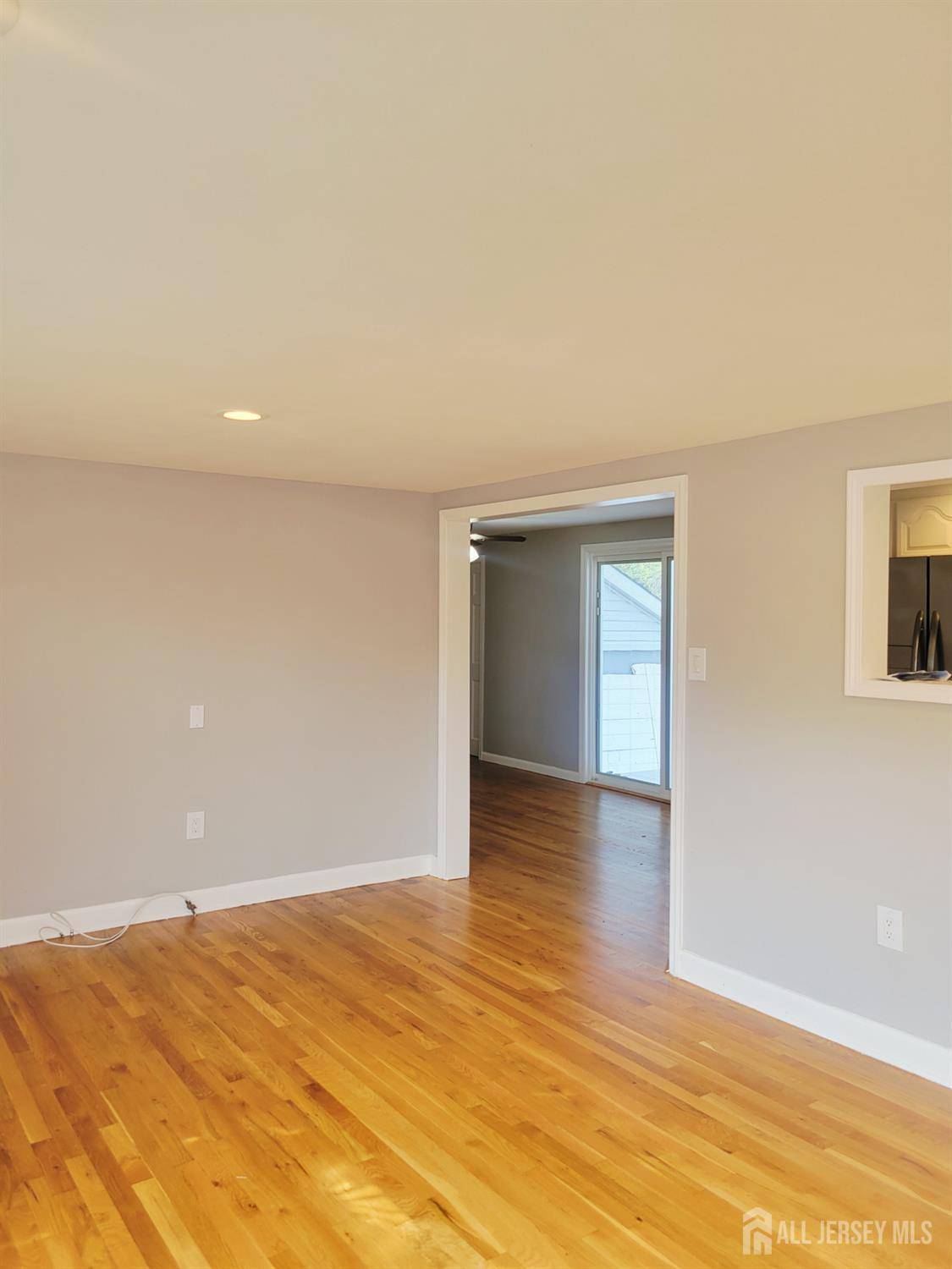 Monroe, NJ 08831,27 Marryott ST