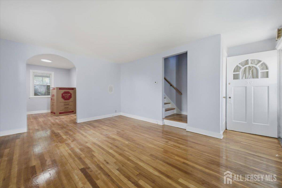 Edison, NJ 08837,34 Macarthur DR