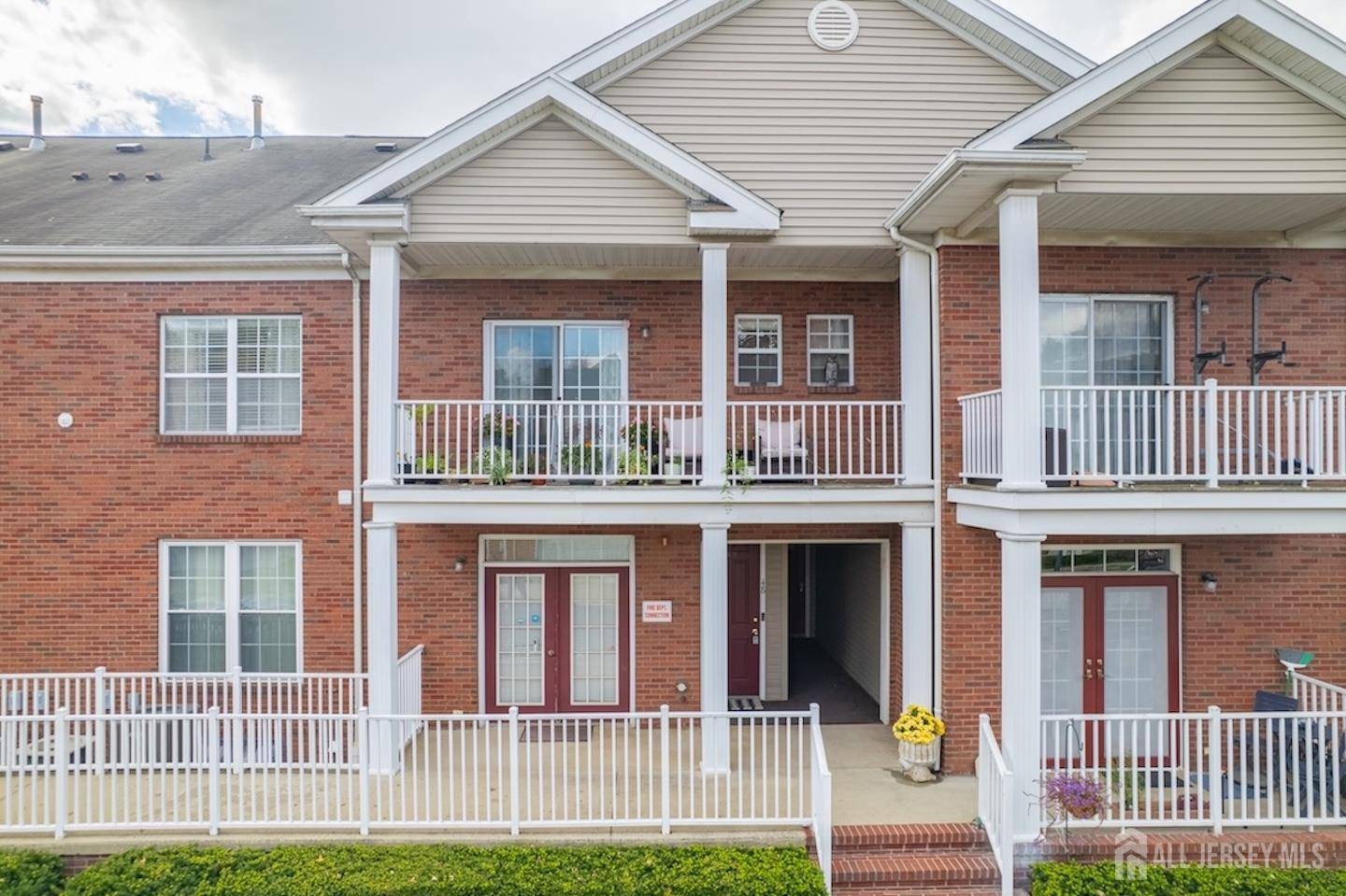 Metuchen, NJ 08840,48 Central Square PARK