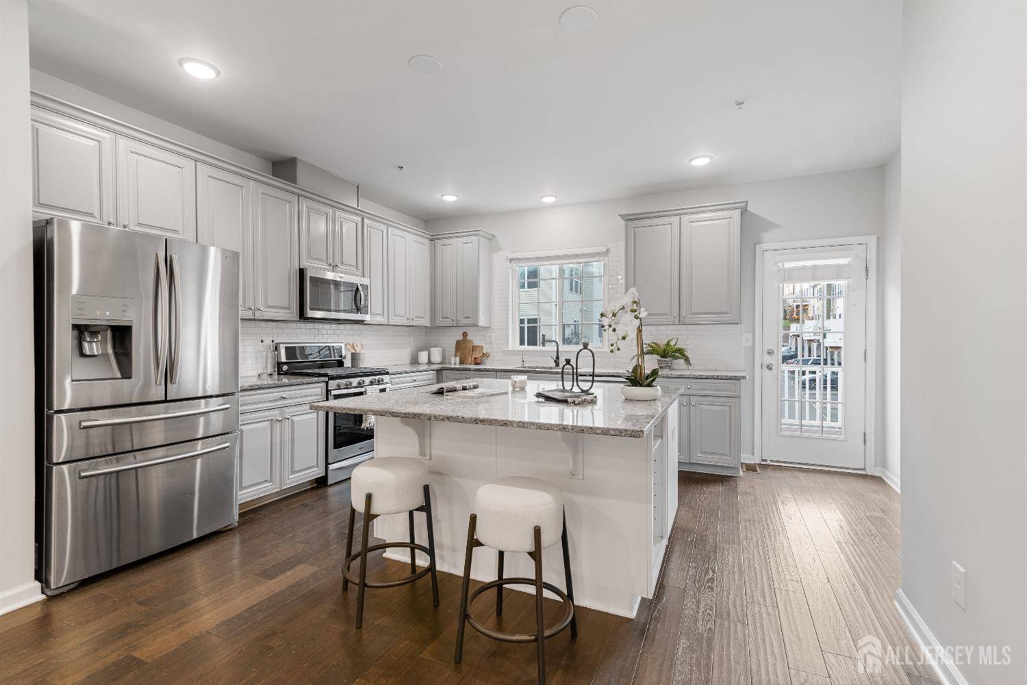 Wood-ridge, NJ 07075,68 Wesmont DR