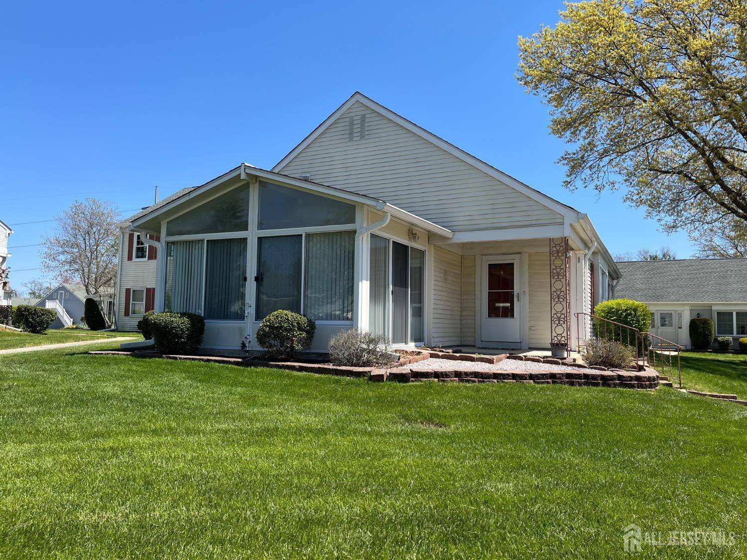 Monroe, NJ 08831,333 Newport WAY #c