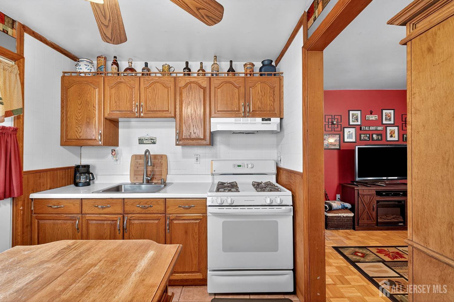 Keyport, NJ 07735,745 Cliffwood AVE