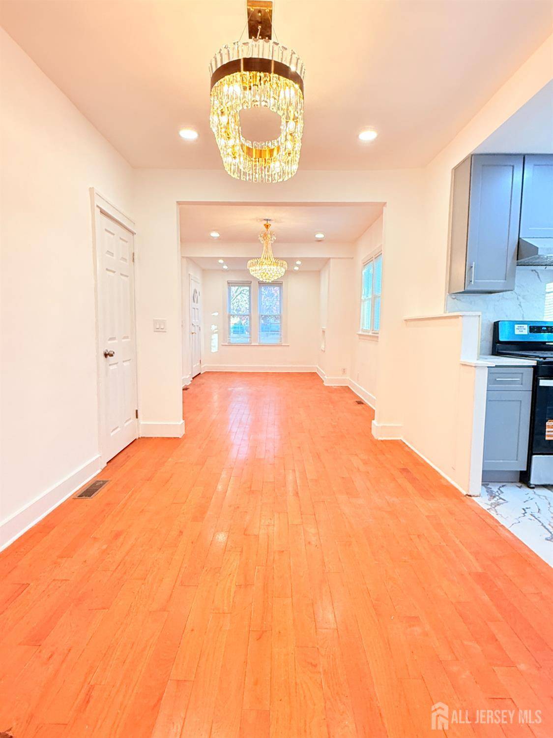 Edison, NJ 08837,385 Pierson AVE