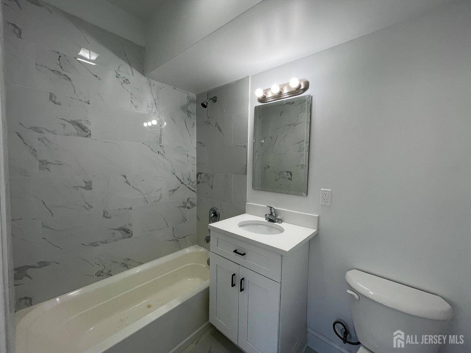 New Brunswick, NJ 08901,103 Bayard ST #19