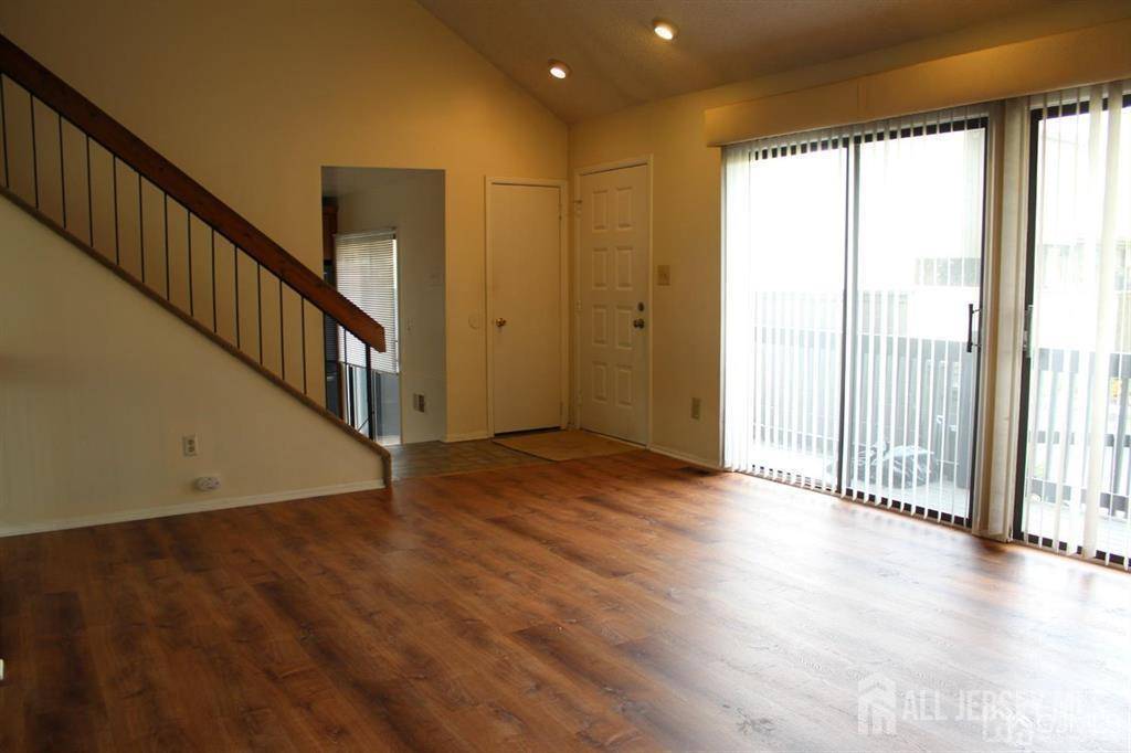 Edison, NJ 08820,3 Westgate DR