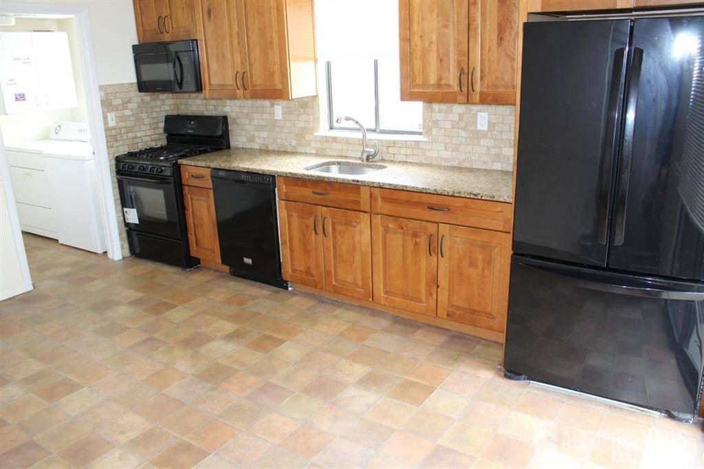 Edison, NJ 08820,3 Westgate DR