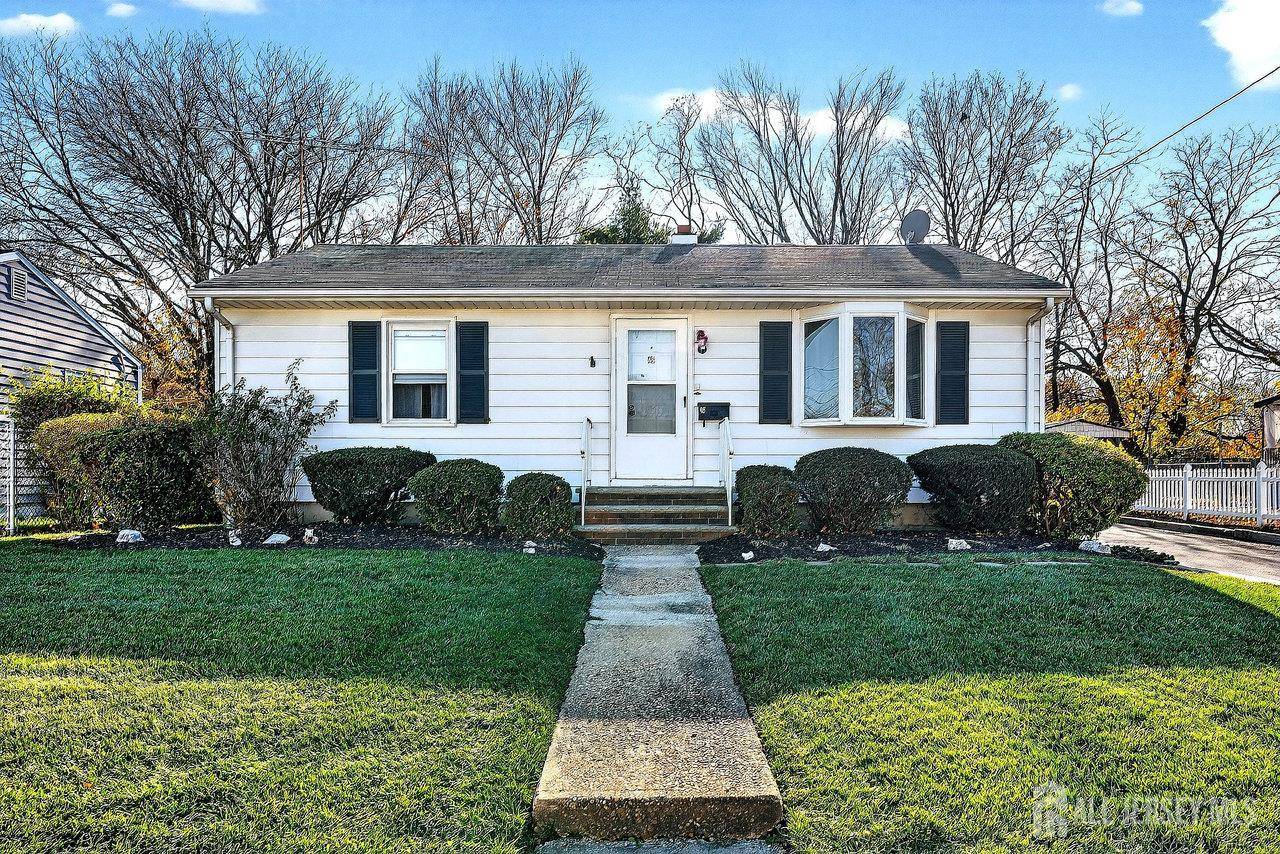 East Brunswick, NJ 08816,48 Harvey CIR