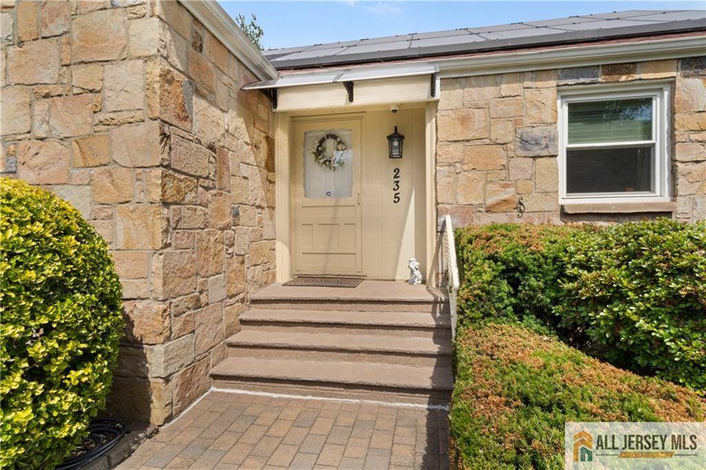 North Plainfield, NJ 07060,235 Brook AVE