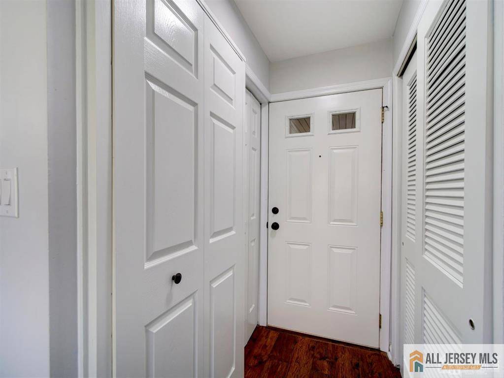 East Brunswick, NJ 08816,105 Longfield CT #105
