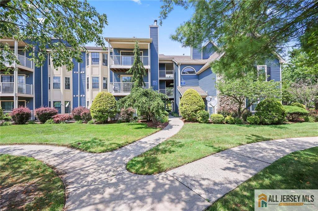 East Brunswick, NJ 08816,147 Longfield CT #147