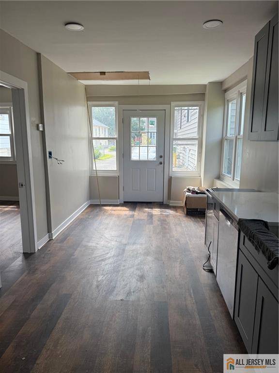 Edison, NJ 08817,67 Foyer ST #4