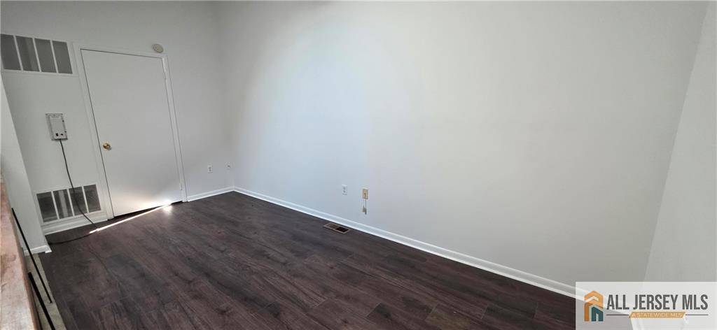 Plainsboro, NJ 08536,602 Ravens Crest DR #602