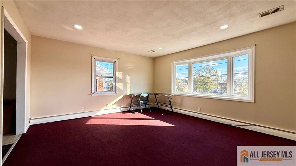 Carteret, NJ 07008,1340 Roosevelt AVE