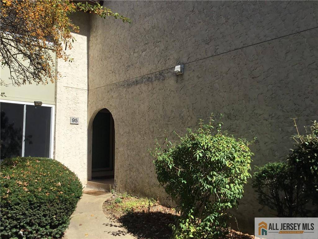 Plainsboro, NJ 08536,95 Thoreau DR