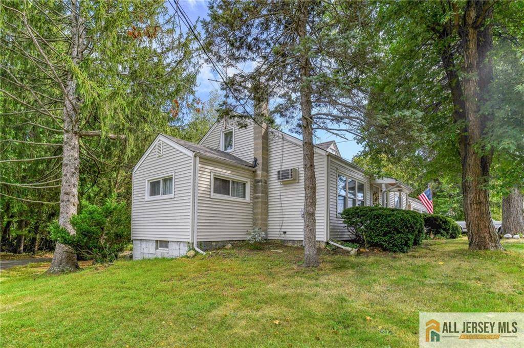 Monroe, NJ 08831,148 Helmetta RD