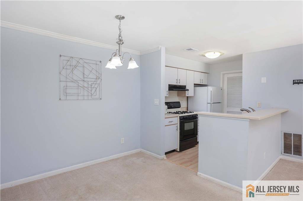 East Brunswick, NJ 08816,273 Crosspointe DR #273