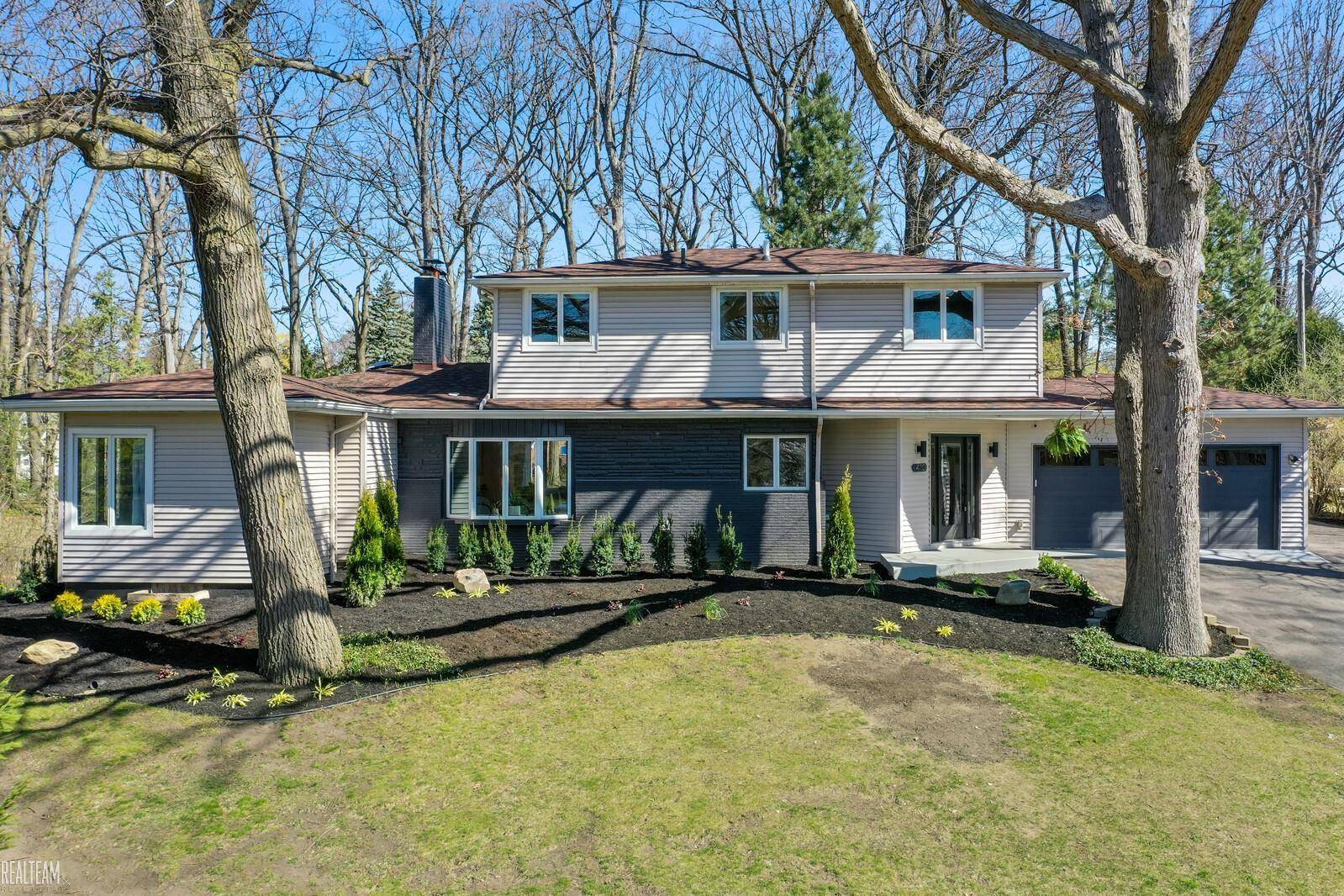 Bloomfield Hills, MI 48302,410 Kendry Drive