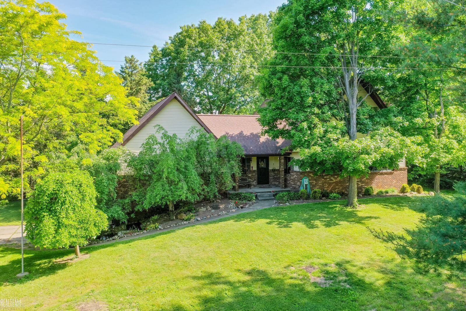 Almont, MI 48003,6499 Tubspring Road